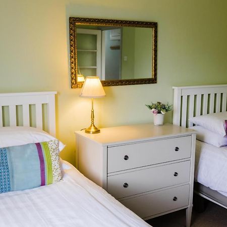 May Tree Cottage Manorbier 5 Mins From The Beach Sleeps 4 المظهر الخارجي الصورة