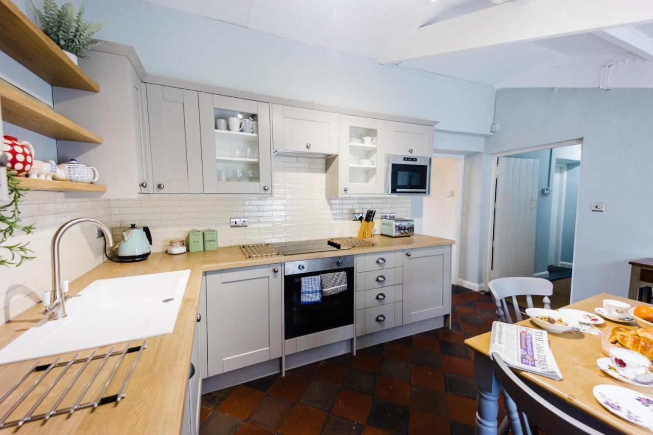 May Tree Cottage Manorbier 5 Mins From The Beach Sleeps 4 المظهر الخارجي الصورة