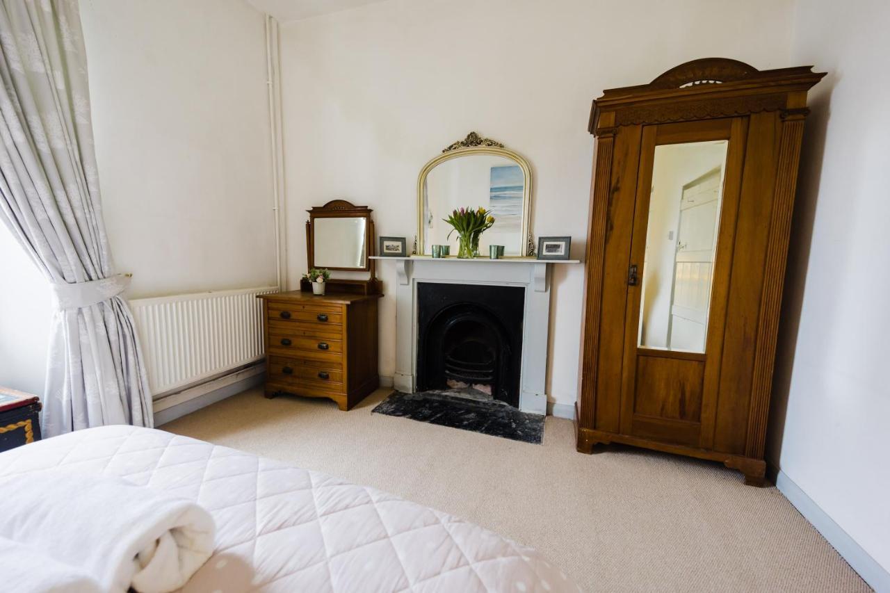 May Tree Cottage Manorbier 5 Mins From The Beach Sleeps 4 المظهر الخارجي الصورة