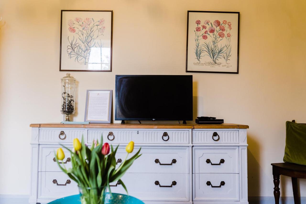 May Tree Cottage Manorbier 5 Mins From The Beach Sleeps 4 المظهر الخارجي الصورة