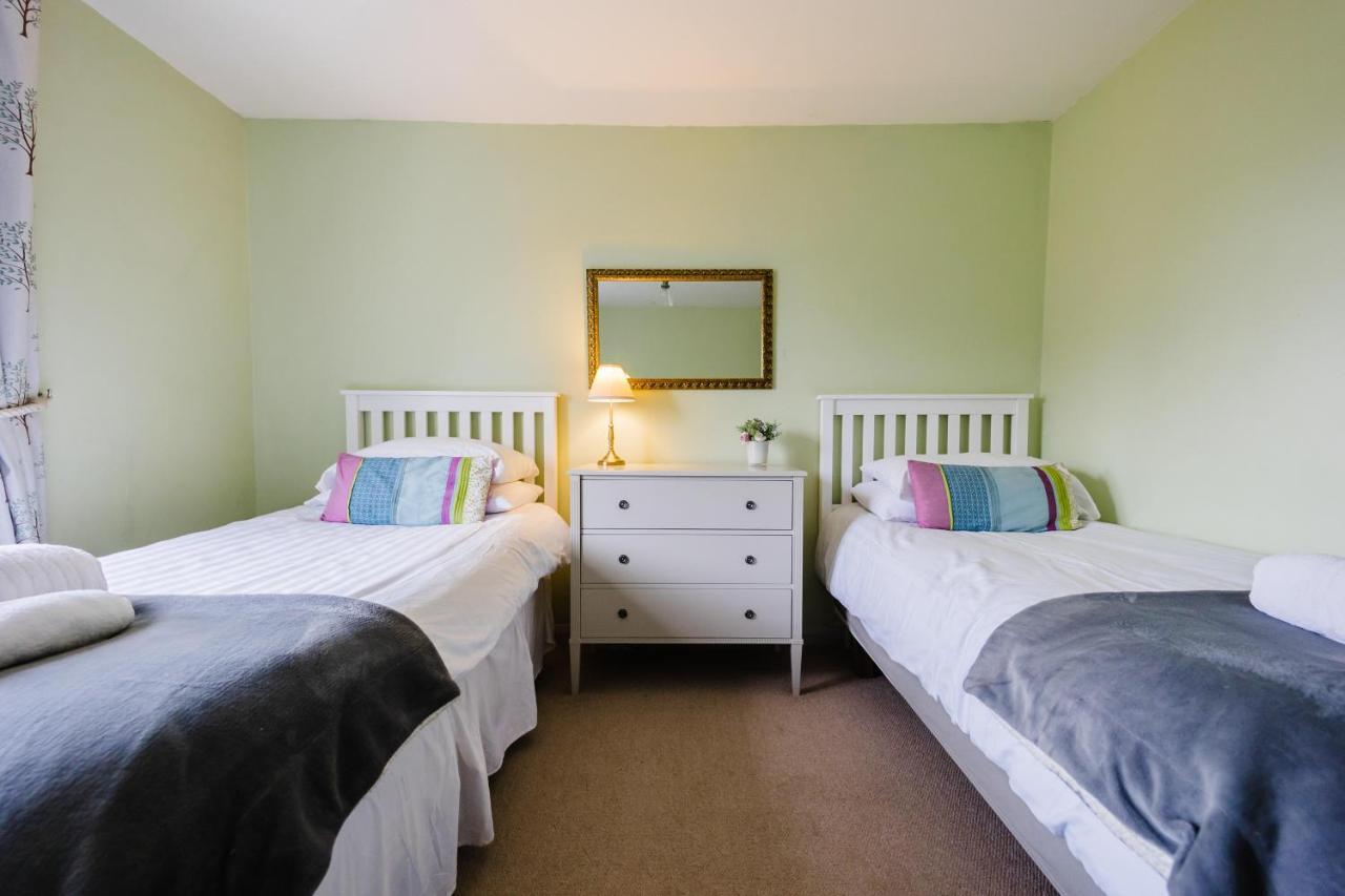 May Tree Cottage Manorbier 5 Mins From The Beach Sleeps 4 المظهر الخارجي الصورة