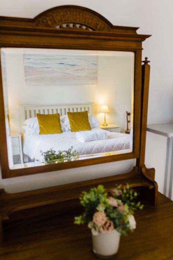 May Tree Cottage Manorbier 5 Mins From The Beach Sleeps 4 المظهر الخارجي الصورة