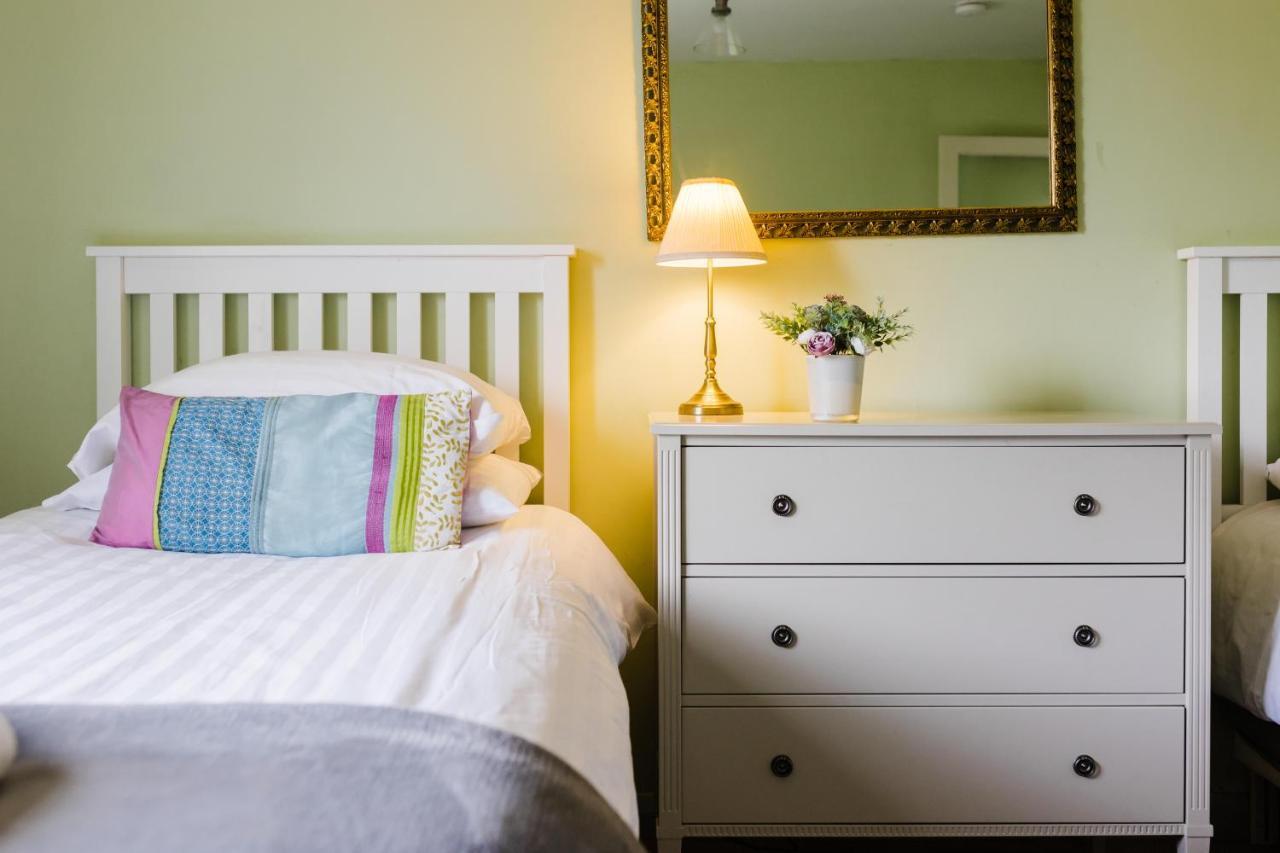 May Tree Cottage Manorbier 5 Mins From The Beach Sleeps 4 المظهر الخارجي الصورة