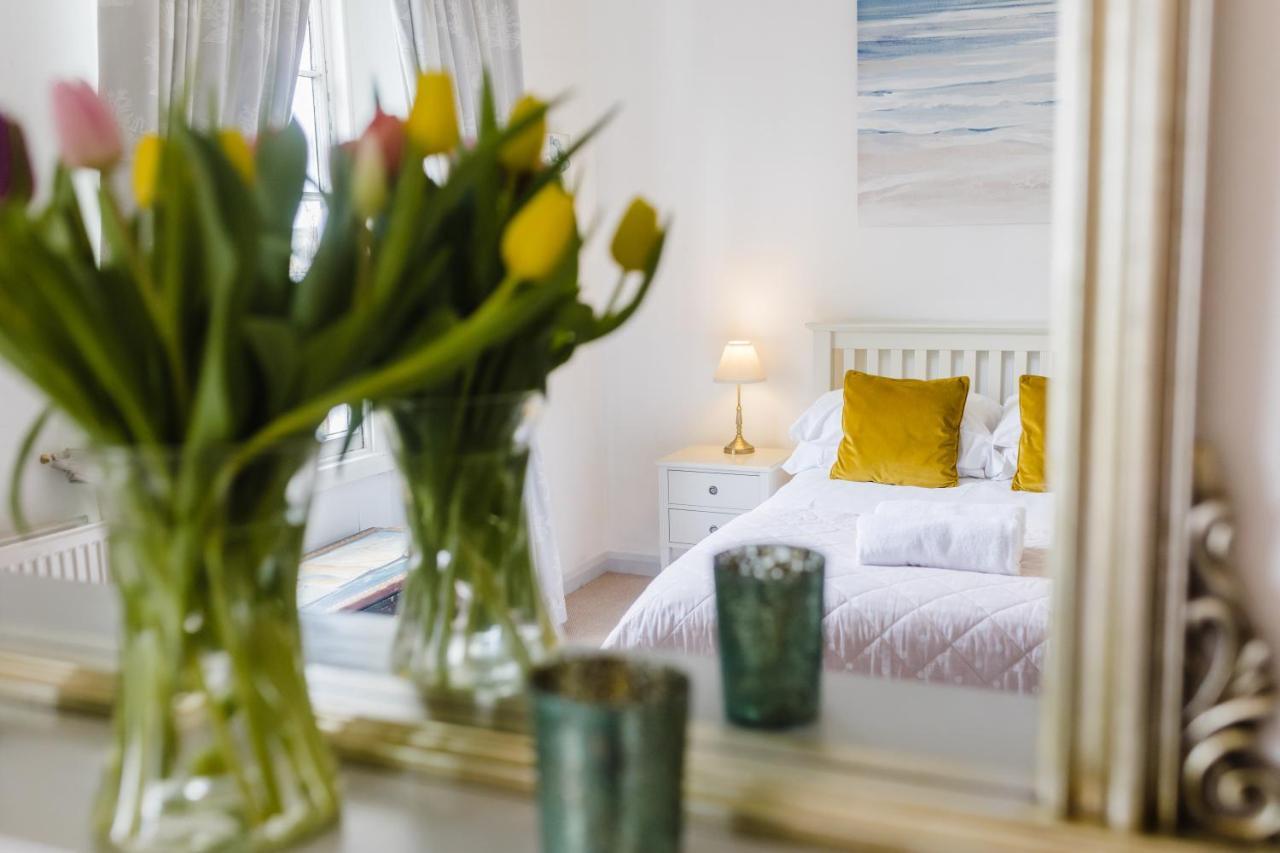 May Tree Cottage Manorbier 5 Mins From The Beach Sleeps 4 المظهر الخارجي الصورة