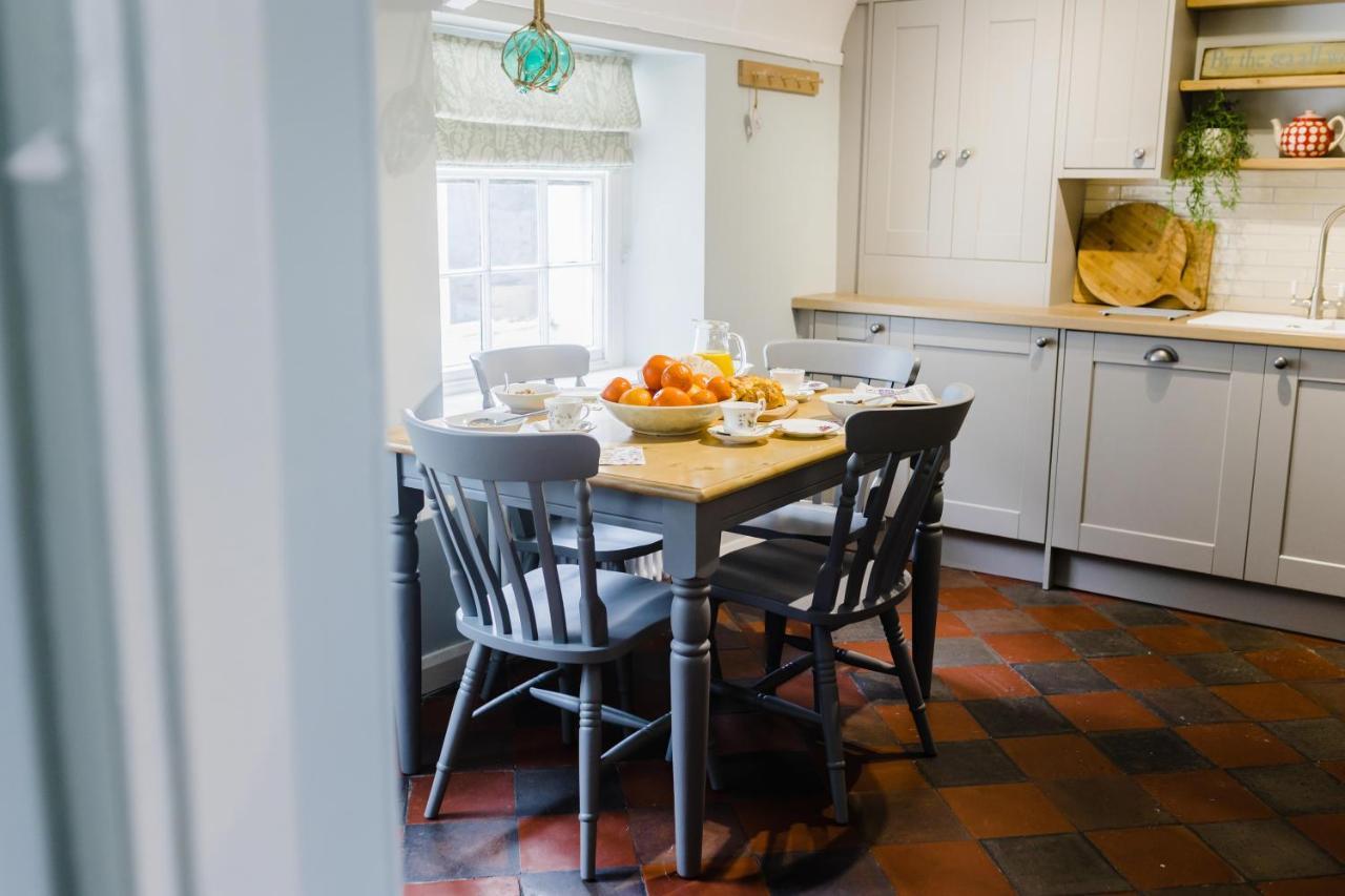 May Tree Cottage Manorbier 5 Mins From The Beach Sleeps 4 المظهر الخارجي الصورة