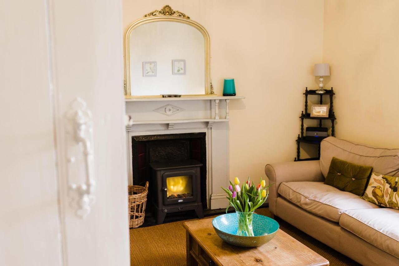 May Tree Cottage Manorbier 5 Mins From The Beach Sleeps 4 المظهر الخارجي الصورة