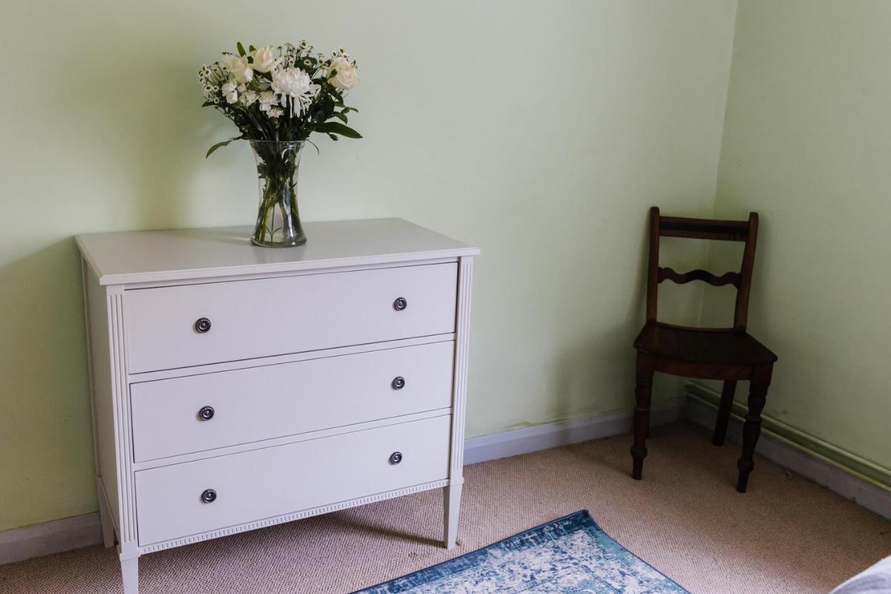 May Tree Cottage Manorbier 5 Mins From The Beach Sleeps 4 المظهر الخارجي الصورة
