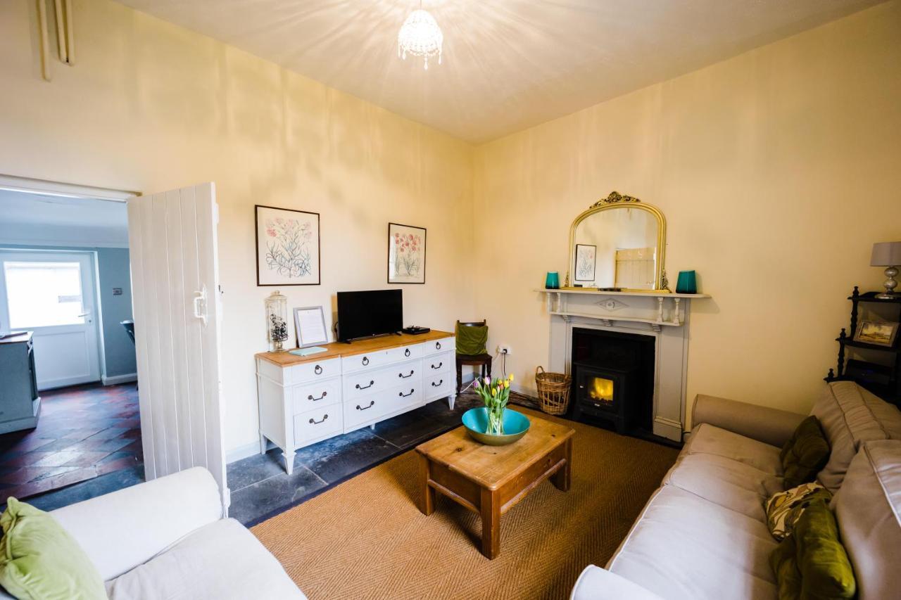 May Tree Cottage Manorbier 5 Mins From The Beach Sleeps 4 المظهر الخارجي الصورة