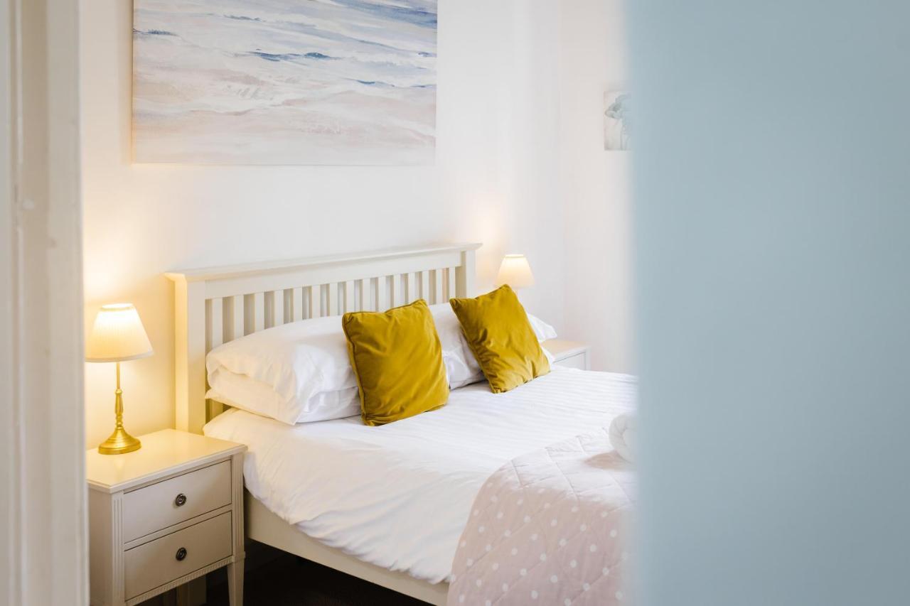 May Tree Cottage Manorbier 5 Mins From The Beach Sleeps 4 المظهر الخارجي الصورة
