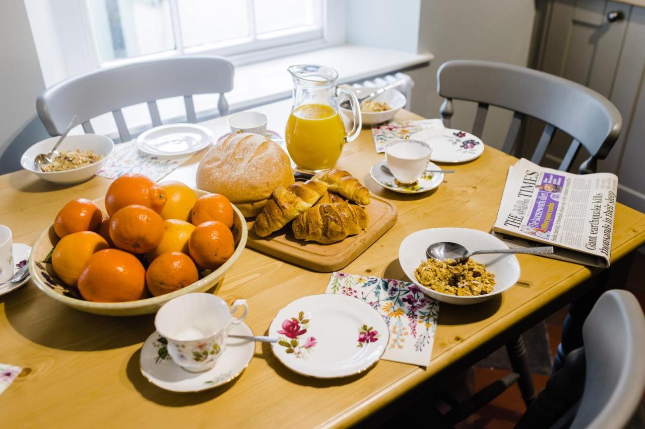 May Tree Cottage Manorbier 5 Mins From The Beach Sleeps 4 المظهر الخارجي الصورة