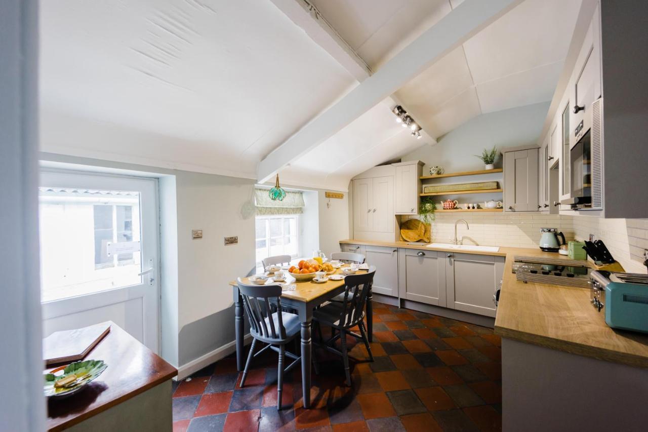 May Tree Cottage Manorbier 5 Mins From The Beach Sleeps 4 المظهر الخارجي الصورة